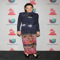 /album/fotogaleria-terror-en-los-latin-grammys-2013-aqui-estan-los-peor-vestidos-de-la-noche/lafourcade-gr-jpg/